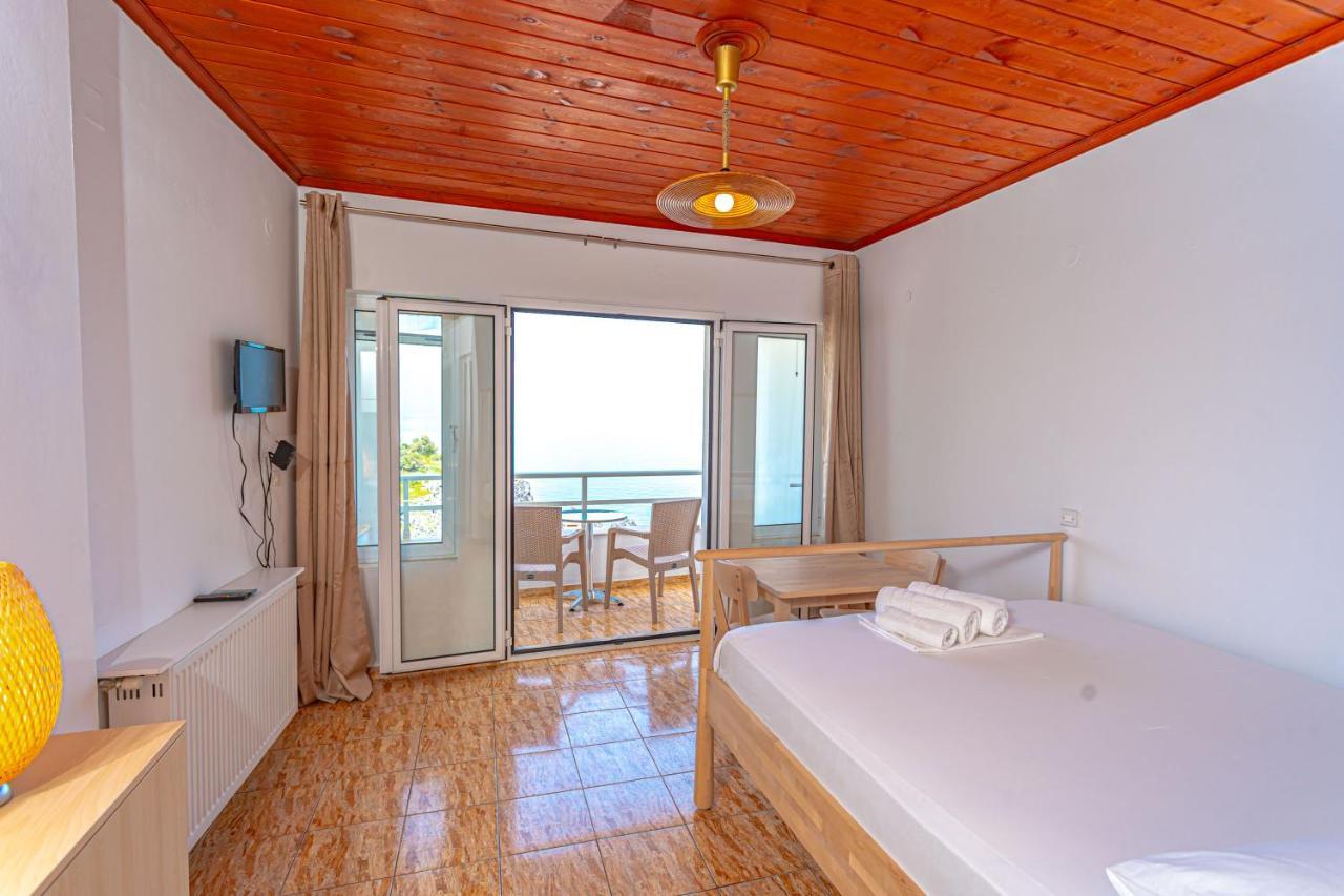 The Life Suites Limniónas Екстериор снимка