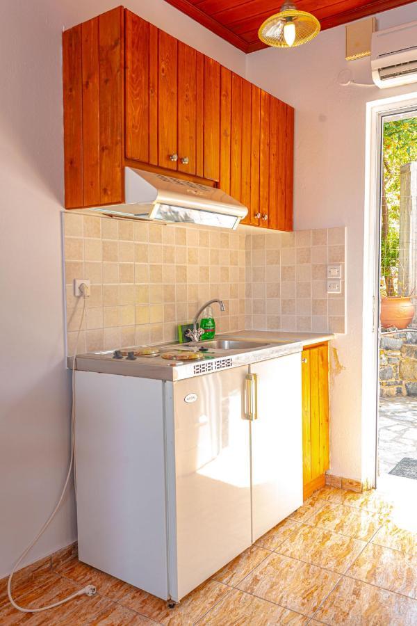 The Life Suites Limniónas Екстериор снимка