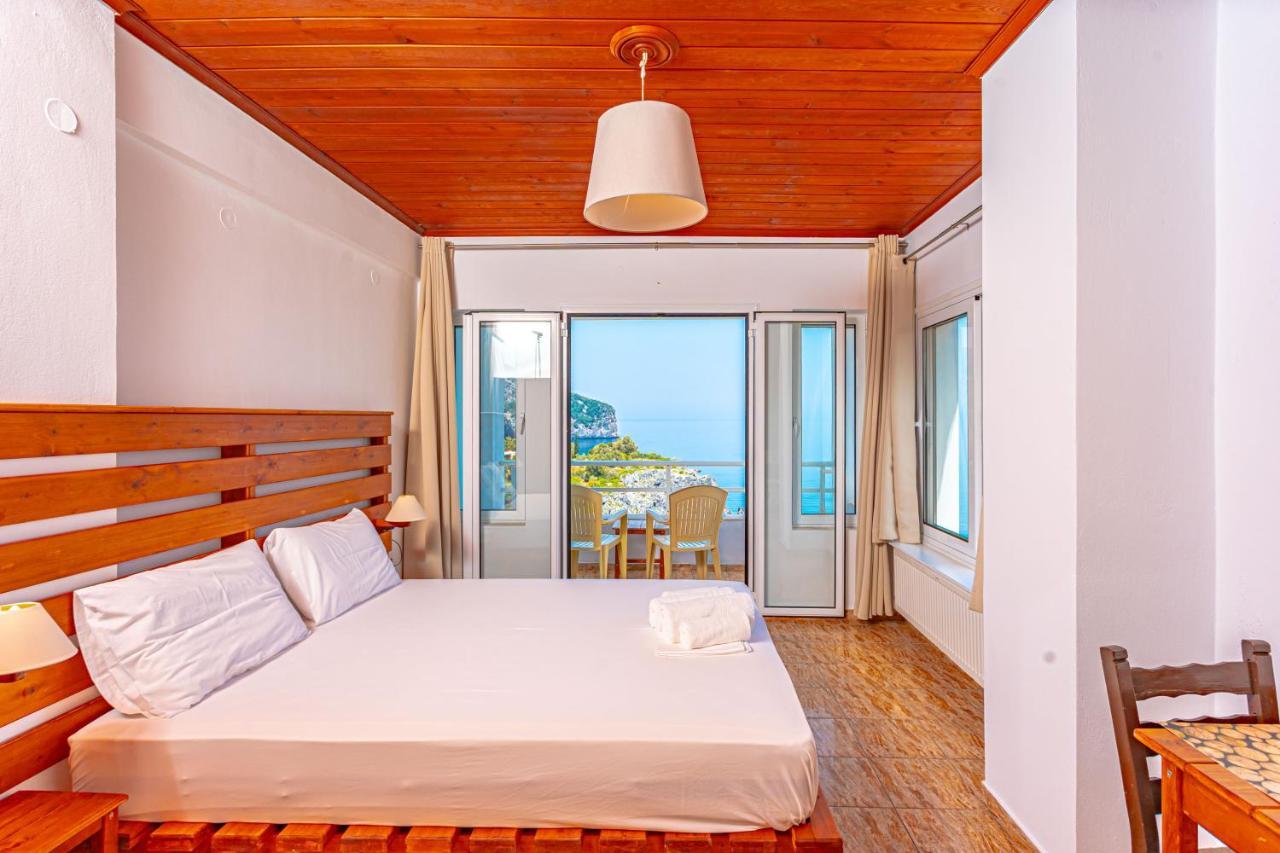The Life Suites Limniónas Екстериор снимка