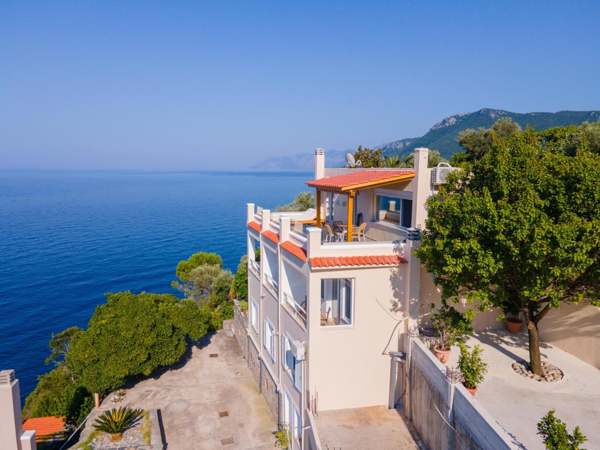 The Life Suites Limniónas Екстериор снимка
